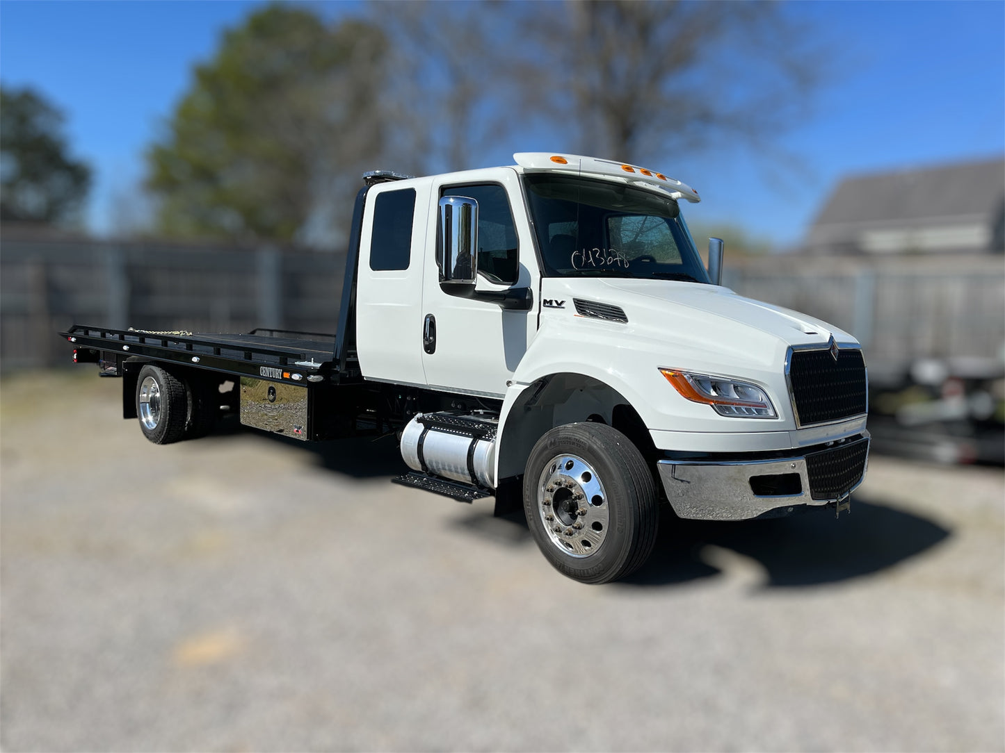 2025 INT MV-X EXT CAB 21’ Century