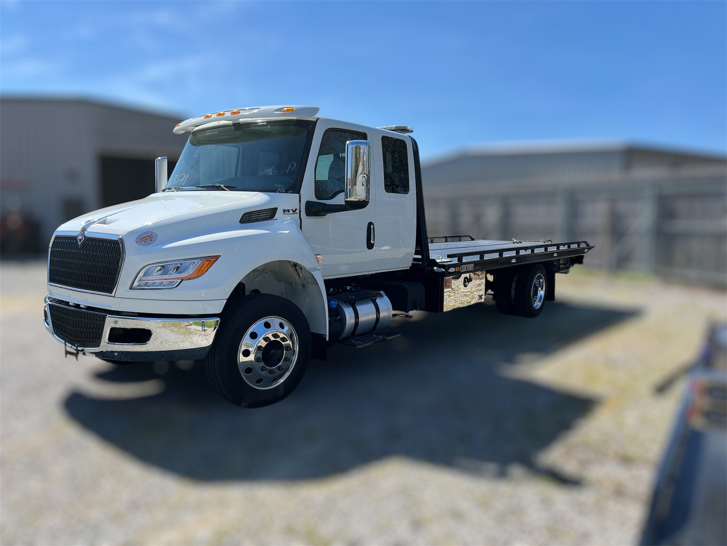 2025 INT MV-X EXT CAB 21’ Century